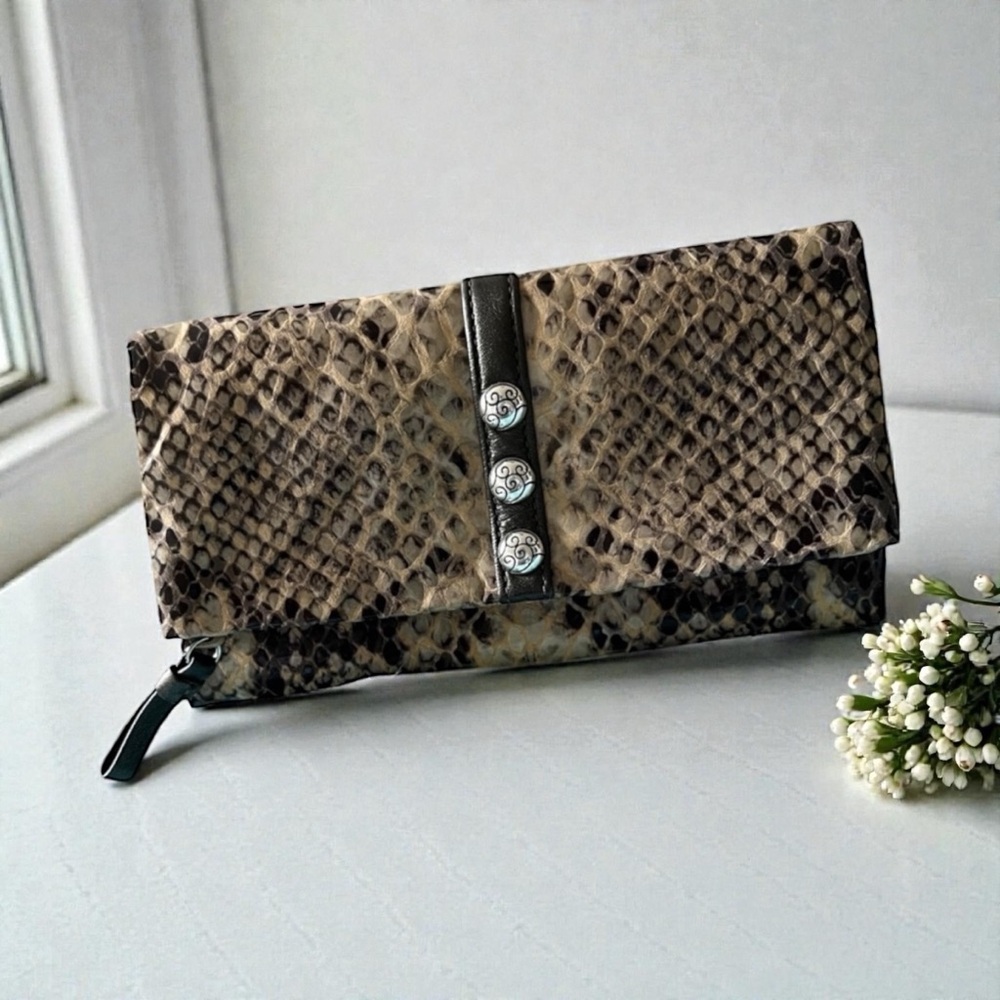 BRIGHTON Leather Wallet Clutch Magnetic Folding EUC FAST SHIPPING 2089-23